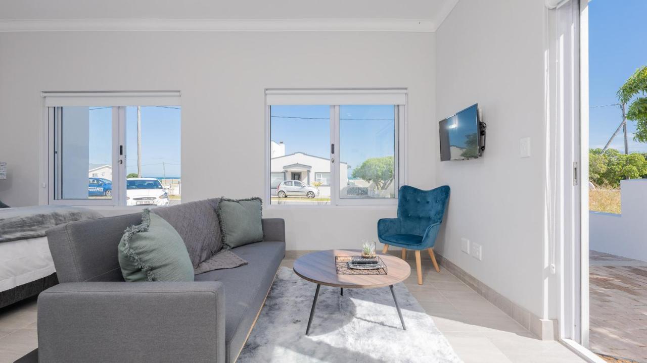 34.4 Degrees South Studio Apartment Agulhas Exteriör bild