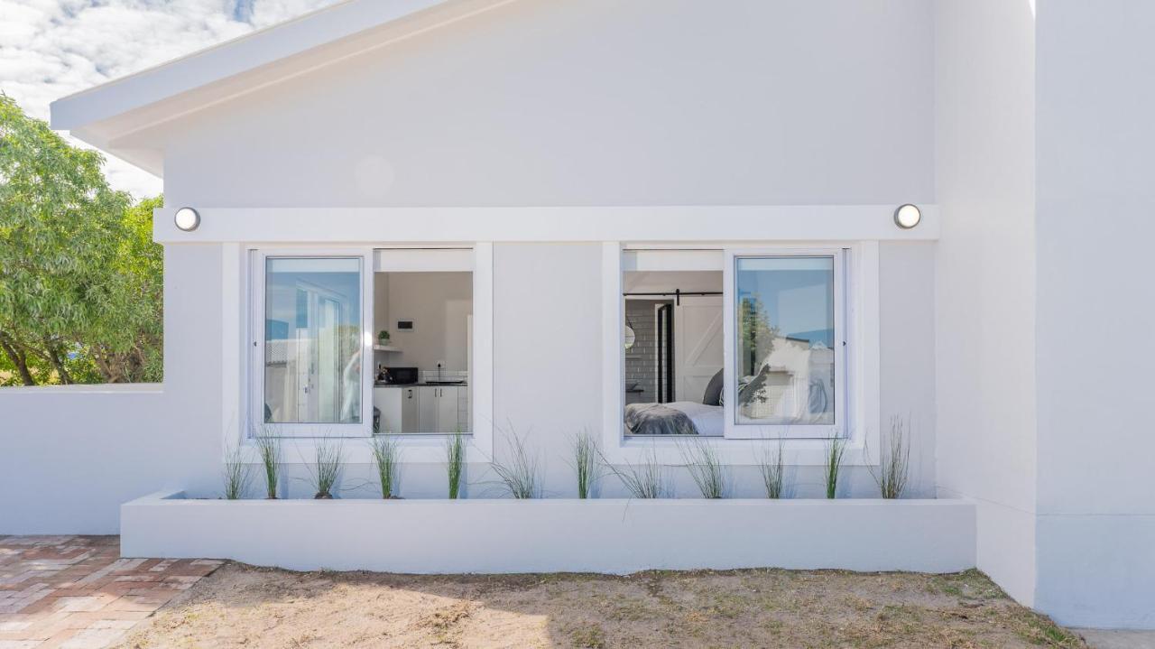 34.4 Degrees South Studio Apartment Agulhas Exteriör bild